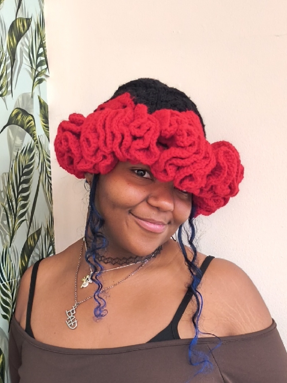 Skull Ruffle Hat - Picture 7 of 7